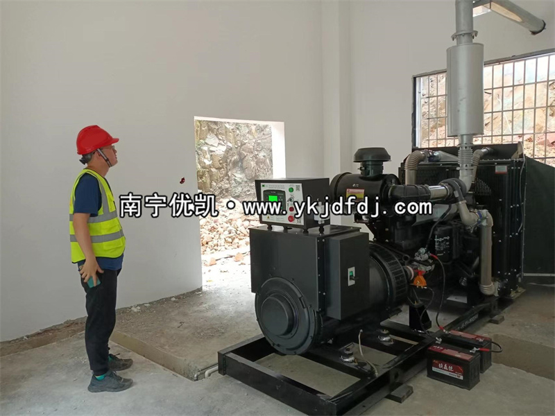 2022年5月6日，250KW上柴發(fā)電機組交付廣西某建筑工程隊使用