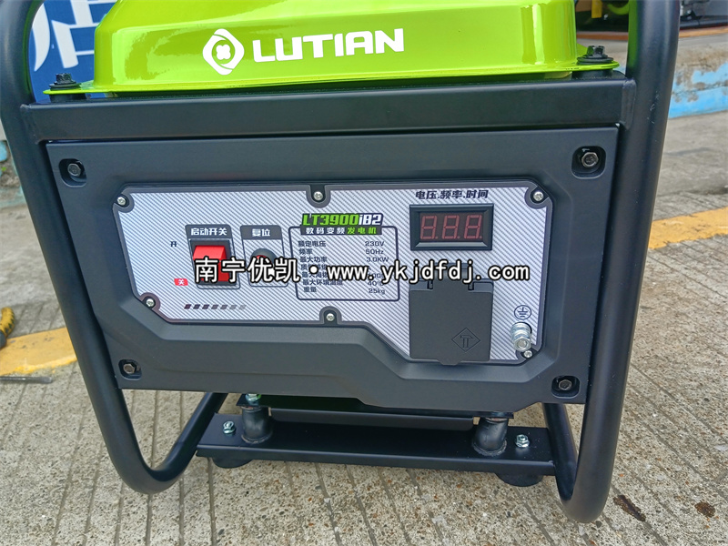 2024年6月28日，客戶(hù)到店自提一臺(tái)3KW汽油變頻發(fā)電機(jī)