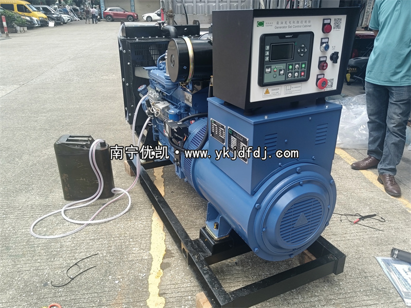 2024年7月4日，客戶(hù)到店自提一臺(tái)50kw濰坊雷納柴油發(fā)電機(jī)組