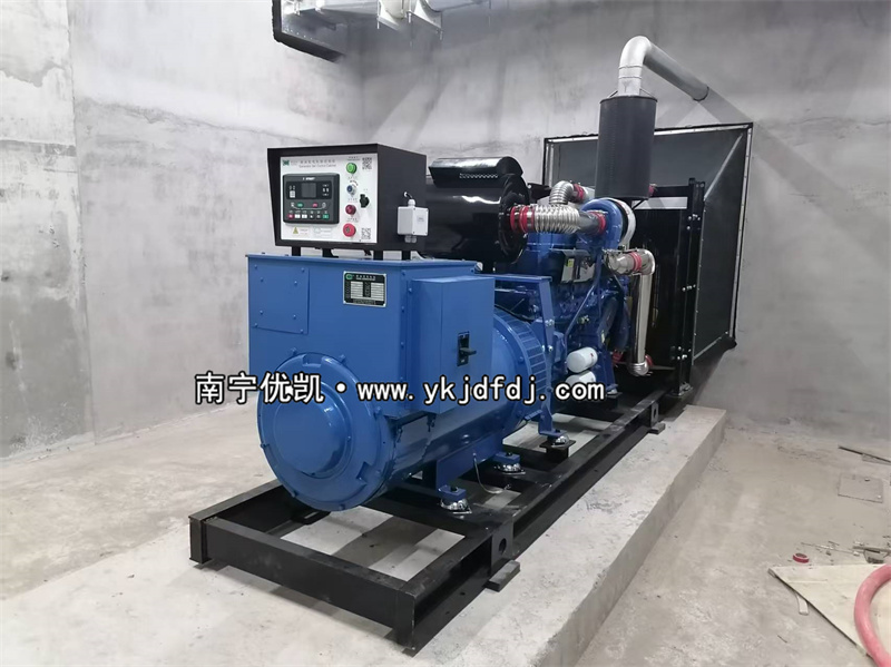 2024年11月25日，南寧高新區(qū)項目400kw柴油發(fā)電機組安裝并試機